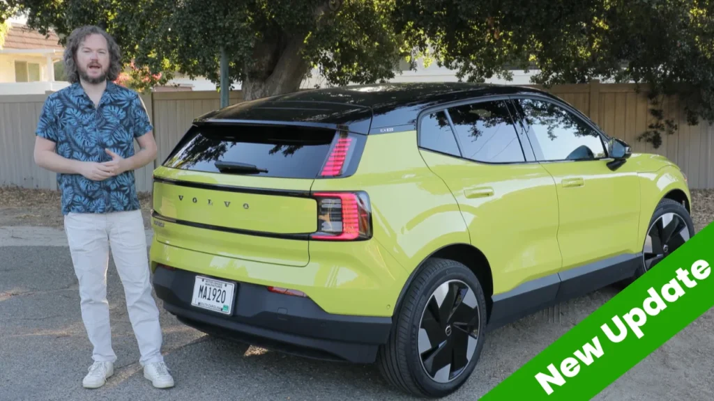 Volvo EX30 Electric SUV 